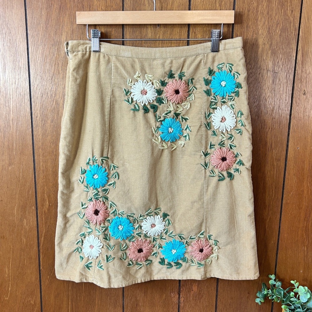 Vintage Persaman Embroidered Floral Corduroy A Line Skirt Size 10 Tan Beige